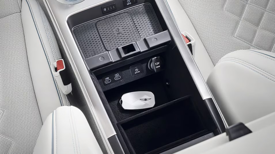 Electrified GV70 F/L 앞좌석 콘솔 암레스트 수납함 자외선 살균 기능 9