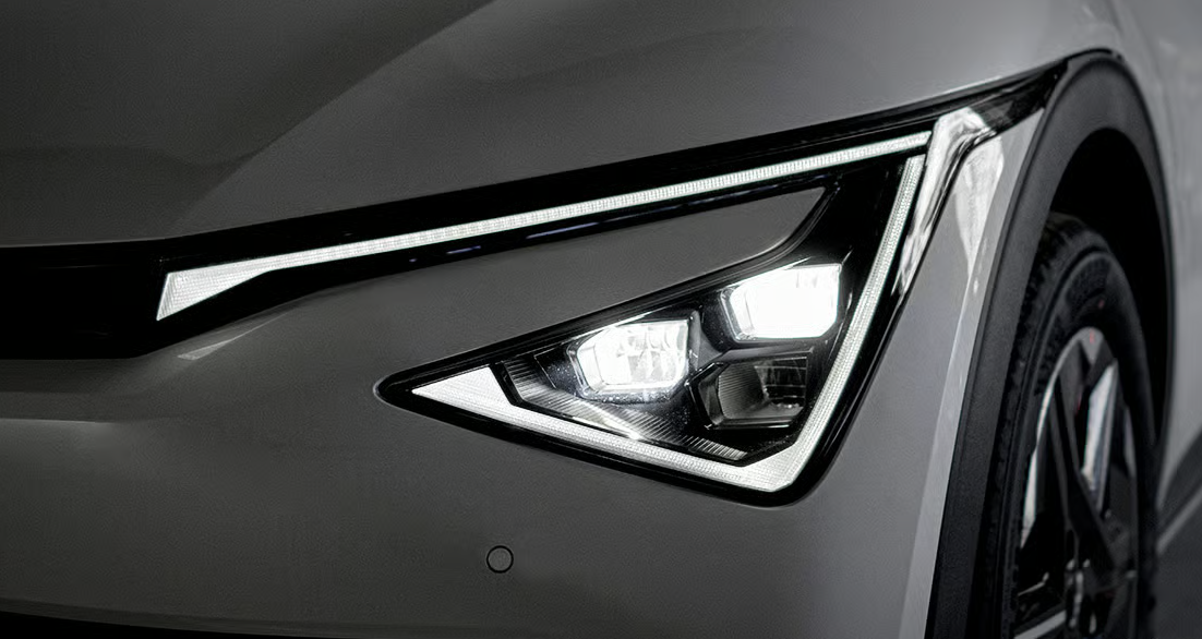 더 뉴 EV6 LED 헤드램프 1