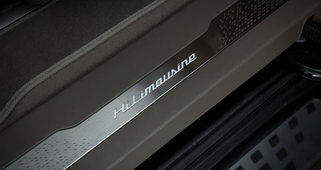 더 뉴 카니발 HEV LED 도어 스커프 76