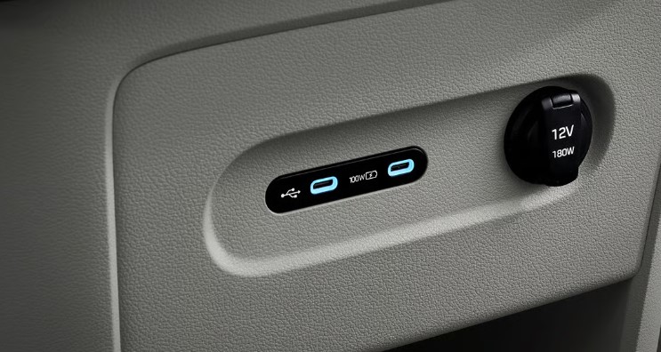 더 뉴 스타리아 EV 100W USB C타입 단자(1열 충전 1개) 및 100W 충전 케이블 20