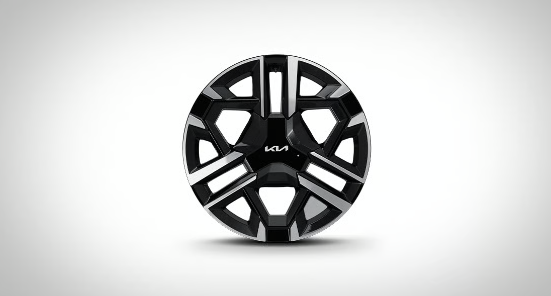The New K8 HEV 245/45 R18 타이어&전면가공 휠 9