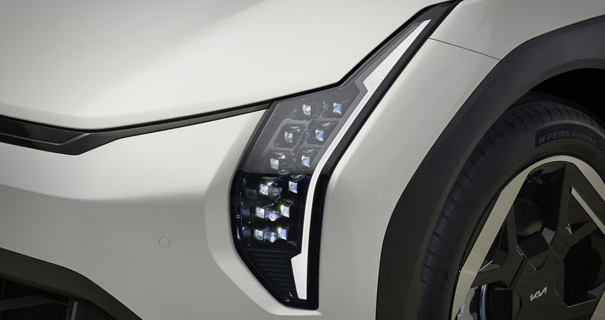 더 EV4 GT 스몰 큐브 프로젝션 LED 헤드램프 1